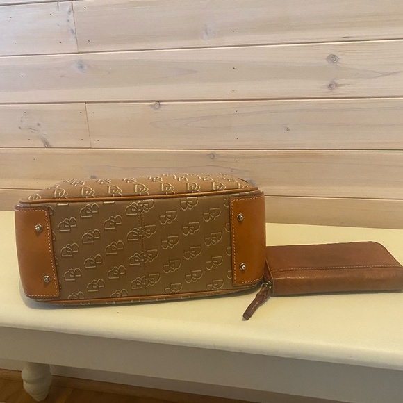 Dooney & Bourke Set - Picture 5 of 6